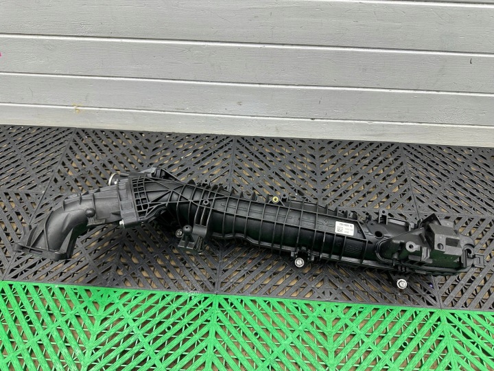 intake manifold BMW 5 F10 F11 7811909