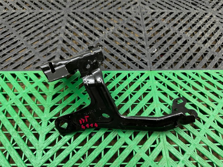 Halter des Kotflügels BMW 5 G30 G31 7349618