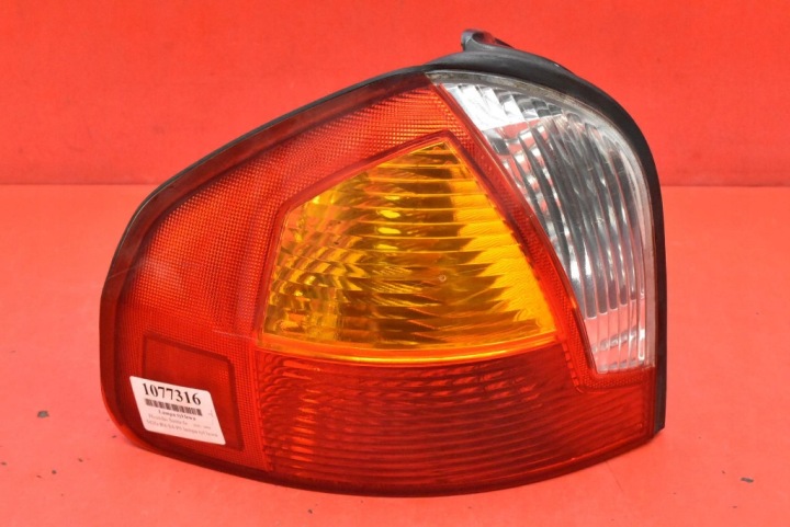 light left rear part rear 92401-260 HYUNDAI SANTA FE 1 and SM 00-04