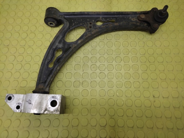 VW TOURAN 1.6 arm right front