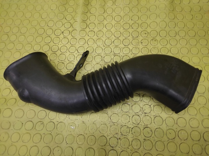 BMW E60 pipe air 58300015