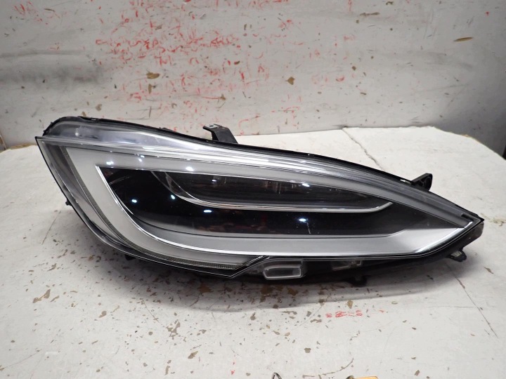 far prednji dio prednja desna TESLA S LIFT 2016- FULL LED 1053575-00-C