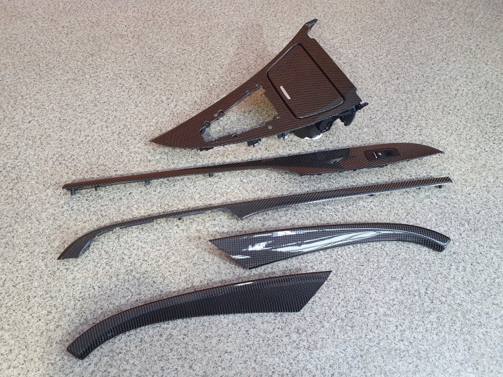 BMW M6 F12 F13 lišta lišty OZDOBNE DEKORY dveře TUNELA CARBON