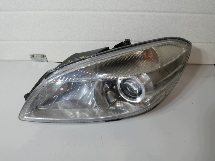 SKODA ROOMSTER REFLEKTOR Feux phare Avant Gauche TYC