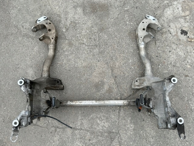 AUDI Q5 8R axle beam subframe axle beam front sider TRAWERS 8R0399315G
