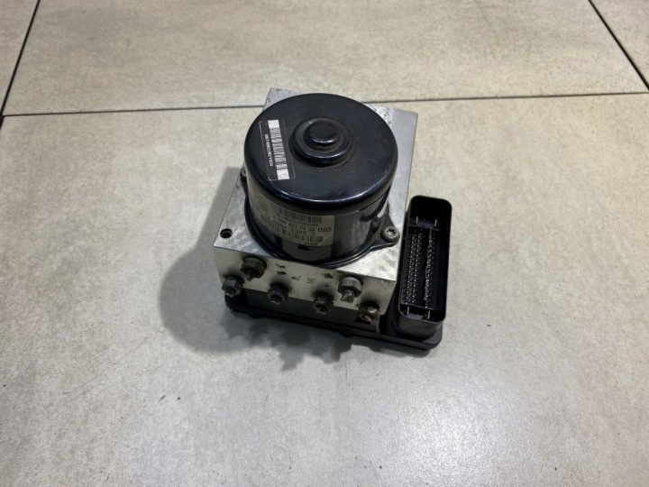 Pompe ABS MERCEDES W203 2.2 CDI A0044312912