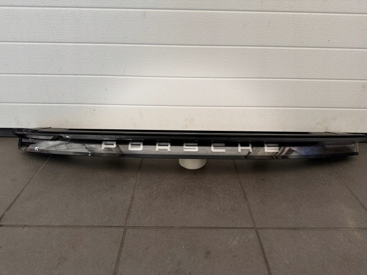 light cap rear part PORSCHE TAYCAN 9J1 9J1945081M