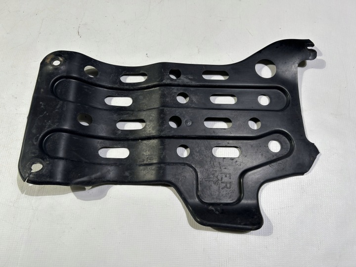 cover lower of the engine chassis Nissan Titan 2016r