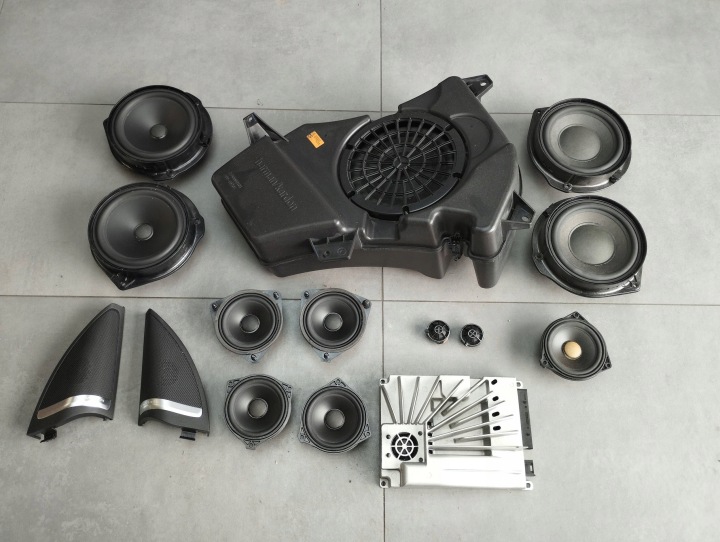 Mercedes-Benz GLE W166 speakers amplifier HARMAN KARDON A1669004719