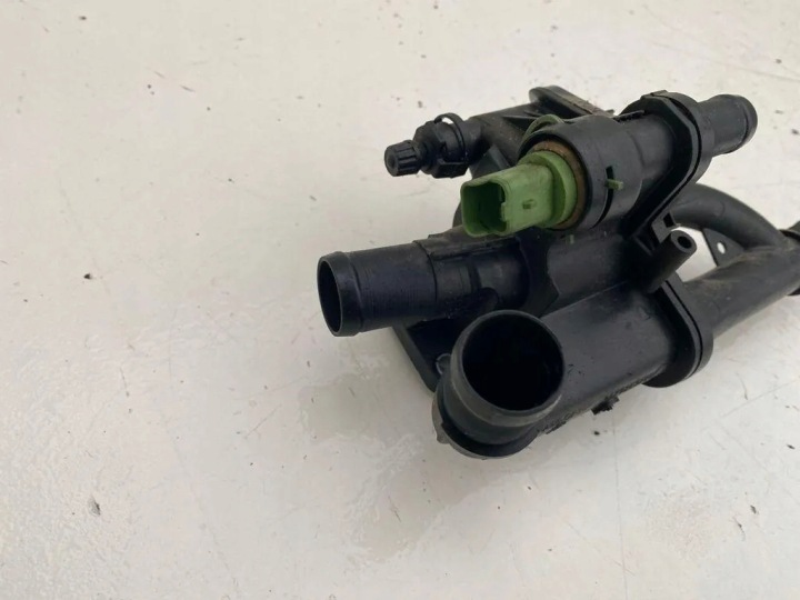 Carcaça do Termostato Volvo V60 1.6D D2 9670253780 - WAWA 7