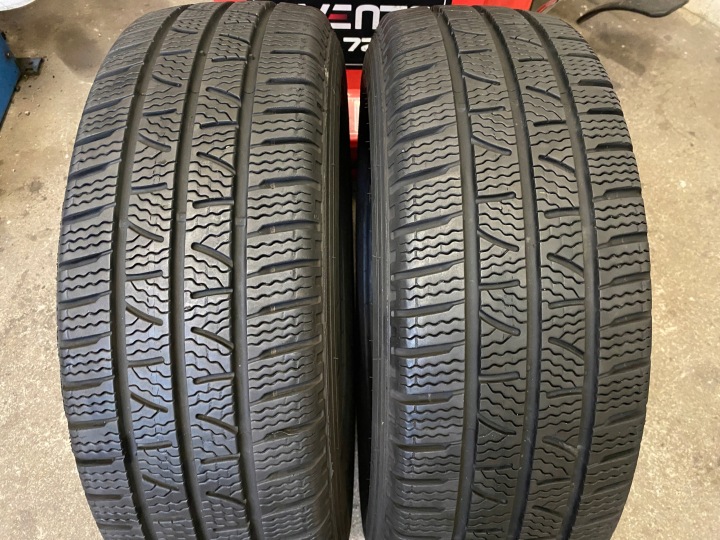 2 Reifen Winter- 215/65R16C Pirelli Carrier Winter wie neu 8,5mm 2022r