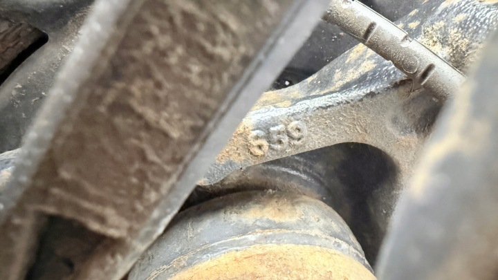 BMW F30 F31 SANKI SUSPENSION DIEFERENTIAL BACKGROUND 320d 184KM 3.23 14