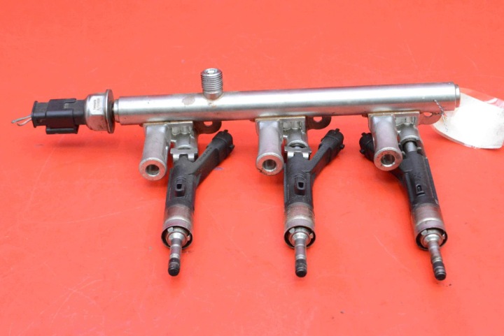 injection ramp nozzles 9802438180 CITROEN C3 3 III 1.2 PURETECH 110 KM