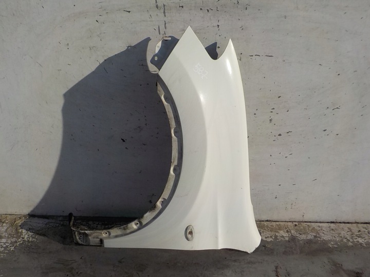 587 NISSAN QASHQAI J10 LIFT blatobran lijevi prednji dio prednji