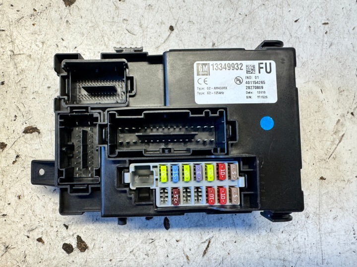 OPEL MERIVA B Kasten der Sicherungen BSI komfortsteuergerät BCM 13349932 FU