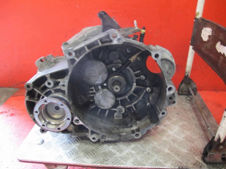 SKODA OCTAVIA II 2 1Z 2.0 TDI CFHF SEAT VW Getriebe MANUALNA 6KA NFP