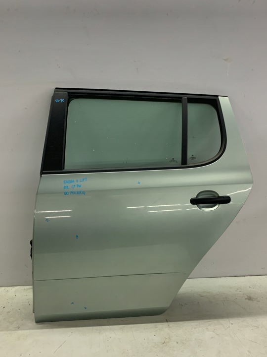 dvere ľavý zadok Ľavé zadné SKODA FABIA II LIFT (2010-2014) kolies LF7W HB