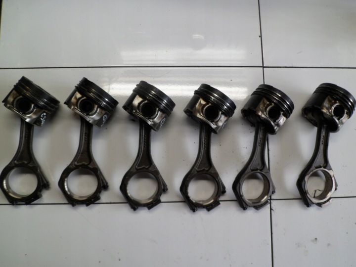 OPEL SIGNUM 3.0CDTI V6 Z30DT piston with connecting rod