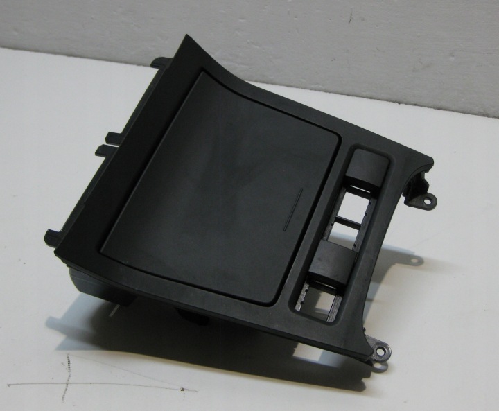 VW GOLF VI KOMBI 11R vorne Aschenbecher Handschuhfach PANEL RAHMEN 5K0863082B