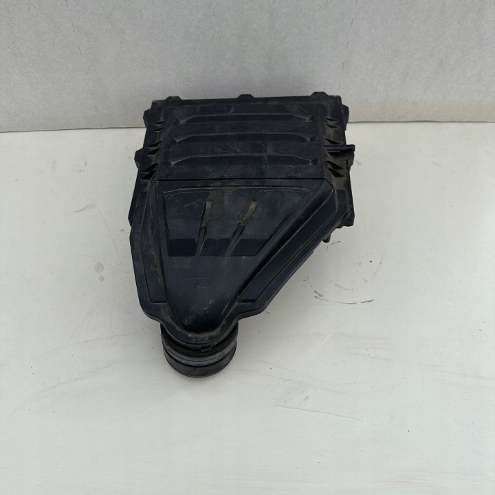 cover of a filter, air VW VOLKSWAGEN AUDI SEAT SKODA 04C129601M