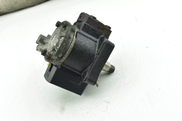 Einspritzpumpe VW GOLF VI AUDI A3 8P SEAT LEON II 1.6 TDI 03L130755E