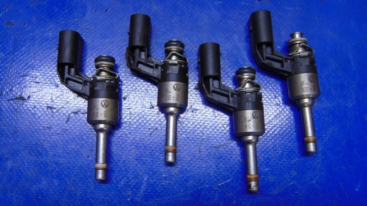 injecteurs 03C906036E 1.4TSI VW TIGUAN et 5N PASSAT B7 GOLF VI A3 LEON