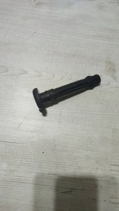 KIA Rio IV 18r Halter Zaglowka SITZ vorne