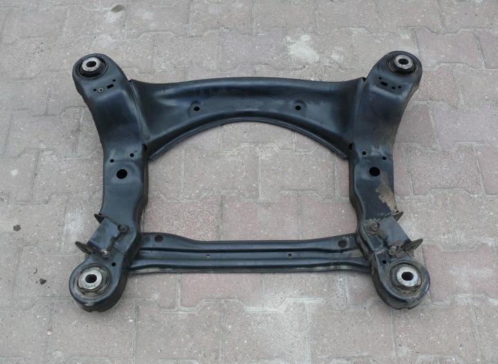 axle beam of the engine below engine subframe AUDI A6 C6 3.2 FSI V6 255KM AUK 04-08r.
