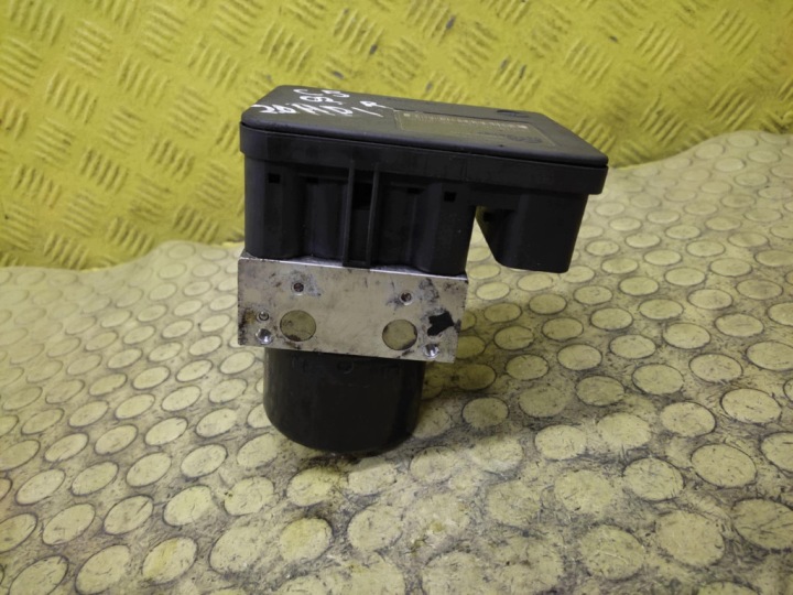 CITROEN C5 et pompe ABS 9635584980