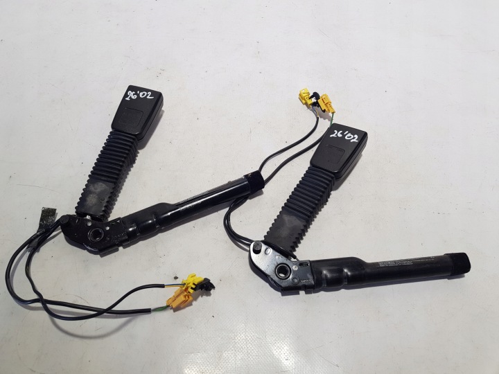 tenditore Aggancio ramo cinture sicurezza Destra Anteriore MERCEDES ML W164 GL X164 W251 2518602669