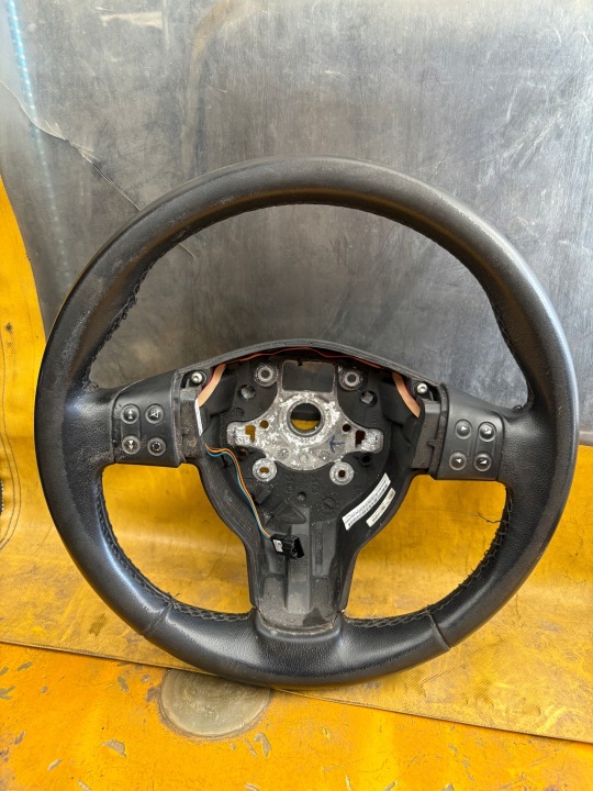 volan SKORZANA Z MULTIFUNKCJA SEAT LEON II 2 1P0 05-09 5P0419091C