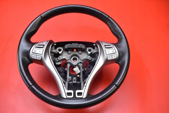 Volant SKORZANA MULTIFUNKCYJNA 484303ZL2C NISSAN PULSAR C13 14-18