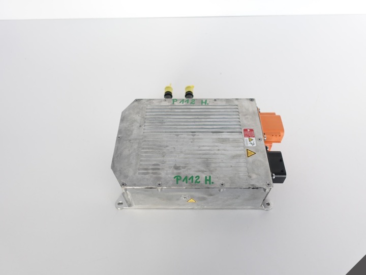 AUDI VW LADOWARKA STACJA LADOWANIA 5QE915681D