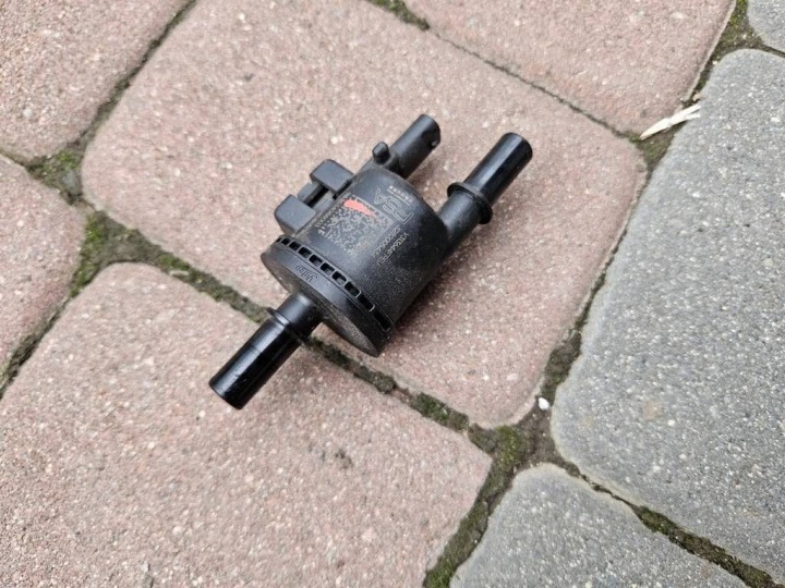 Vanne à vide Carburant Capteur 1.2THP Citroen Opel Mokka B 9835340880