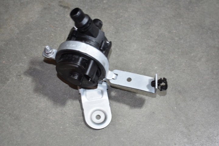 IDEALNA supplementary water pump BMW 1