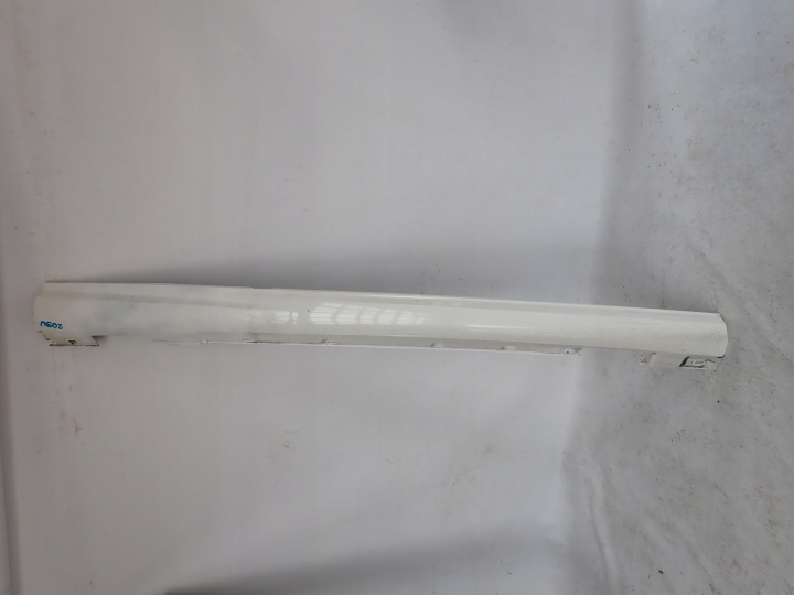 MERCEDES C-KLASA W204 AMG 07-14 moulding threshold right threshold right