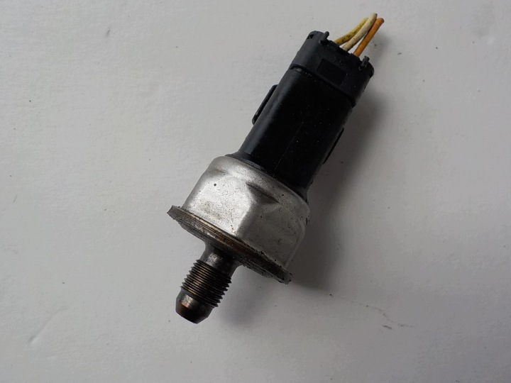 CITROEN C4 II 1.6 THP original sensor of pressure of the fuel V754043980-07