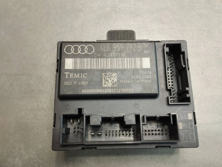 Audi Q7 4L modul ajtó 4L0959792B