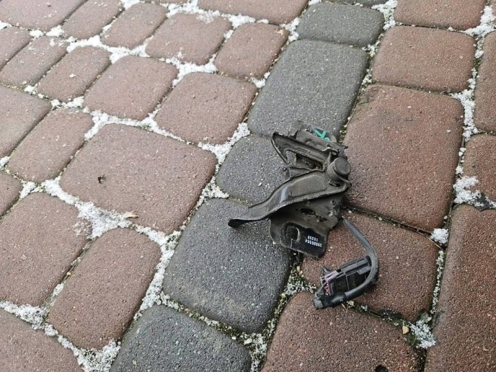 Serrure capot pokrywy Moteur - wersja Angielska Opel Insignia B 39086594