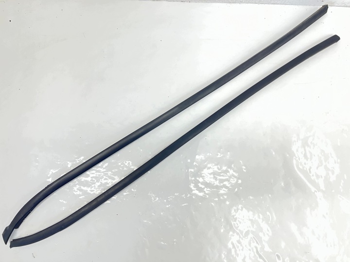 moulage vitres avant avant 7L6854328 7L6854327 VW TOUAREG 7L original