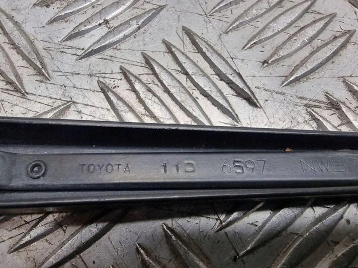 Front Wiper Arm TOYOTA AVENSIS Estate (_T25_) 11D6597 2.0L 6