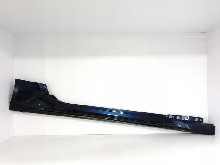 MASERATI GRANTURISMO II M189 TROFEO 23- CARBON PRAH KRYTKA LIŠTA PRAVÝ