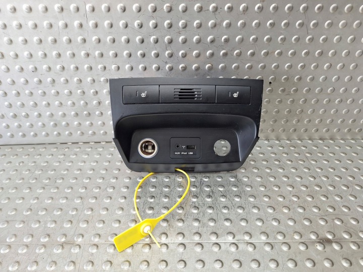 PANEL GRZANIA Sièges AUX USB 93300-2P030CA 84730-2P000 KIA SORENTO II 09