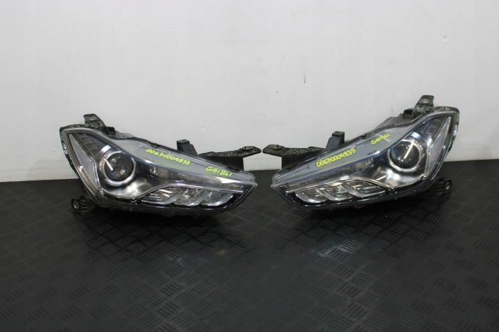 Leuchte vorne XENONY 00670004835 00670004833 MASERATI GHIBLI M157