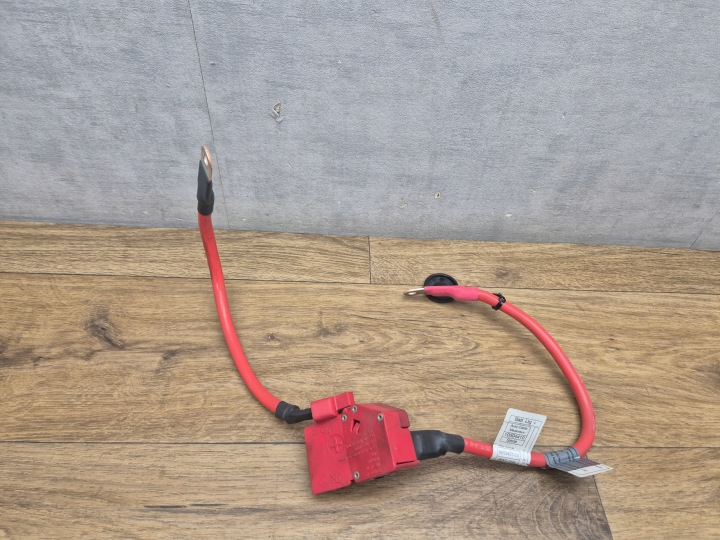 BMW F30 F32 F36 F80 svorka plusová PIROTECHNICZNA KABEL akumulátora 9259425