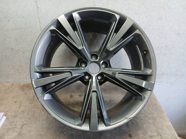 disk hliníkový AUDI Q8 4M8 10J 21" ET20 5X112 4M8601025BC