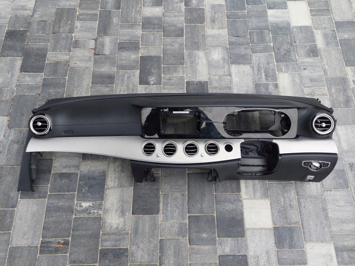 armatura konzola kokpit DASHBOARD UK ANGLIK MERCEDES E W213 S213