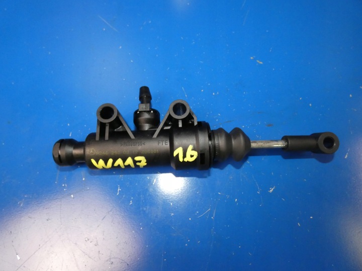 MERCEDES CLA W117 B W246 A W176 pump of the clutch