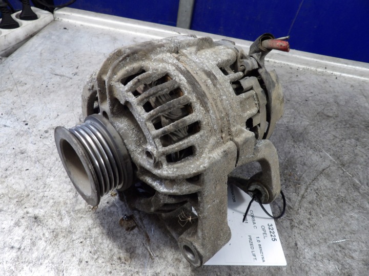 Opel Corsa C alternator 0124225018 24437119