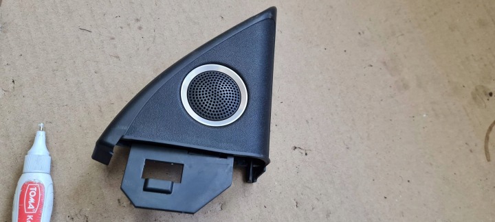 A5 8T LIFT S4 krycí kryt dveře pravá předek BANGOLUFSEN 8T0857506
